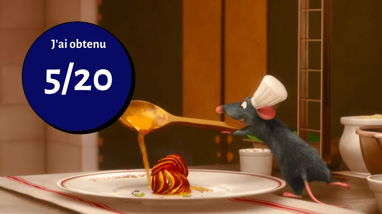 Un rat de dessin animé portant une toque goûte des pâtes avec une cuillère, debout près d'un plat joliment *placé*. Un cercle bleu avec le texte "j'ai obtenu 5/20