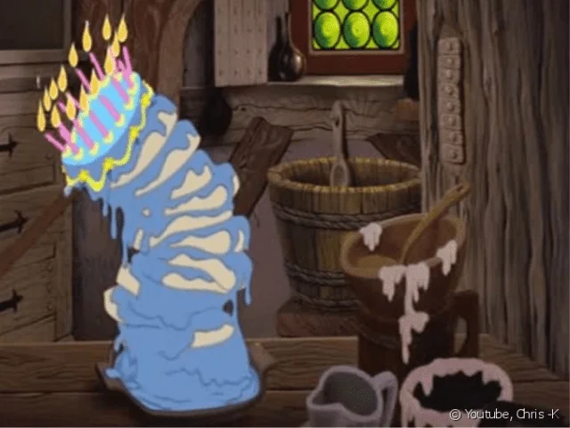 Une scène de dessin animé montrant un gâteau d'anniversaire coloré avec des bougies allumées penchées sur le côté, sur un fond de cuisine confortable avec un seau, un balai et une fenêtre, qui rappelle les films de Disney.