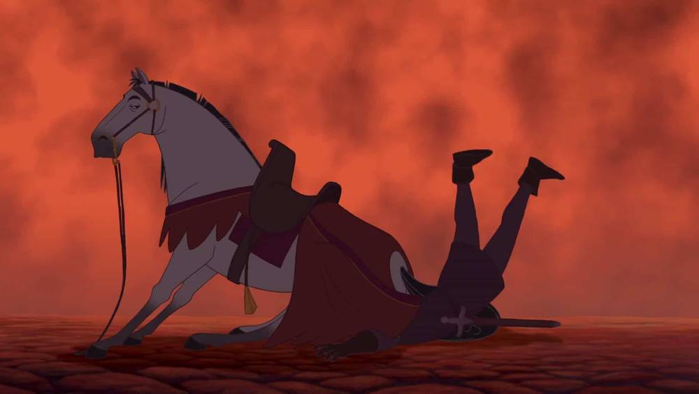 Une scène animée mettant en vedette un cheval Disney gris avec une selle rouge debout à côté d'un homme en armure noire, qui est comiquement à l'envers, les pieds en l'air sur un fond rouge ardent.