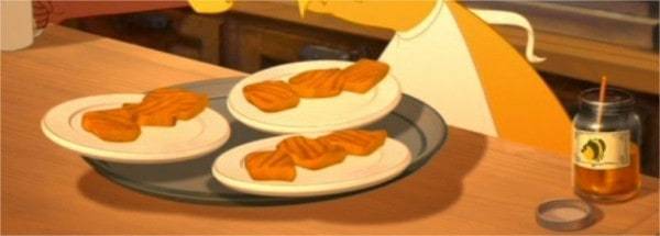 Trois assiettes contenant chacune deux bâtonnets de poisson sur un plateau, à côté d'une bouteille de ketchup avec une étiquette de poisson, dans un décor de cuisine animé inspiré des films Disney.