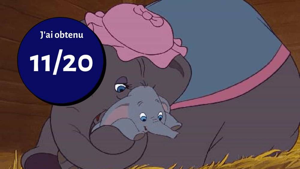 Image animée d'un petit éléphant gris, Dumbo, réconforté par un éléphant plus grand sous une couverture rose dans un enclos rempli de paille. Un cercle bleu avec « 11/20 » et un texte en français
