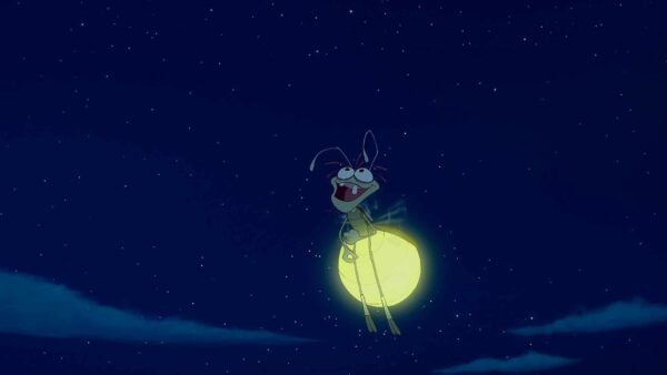 Lapin de dessin animé joyeusement assis sur une lune jaune vif contre un ciel étoilé bleu foncé, avec des nuages vaporeux et des evinrudes à proximité.