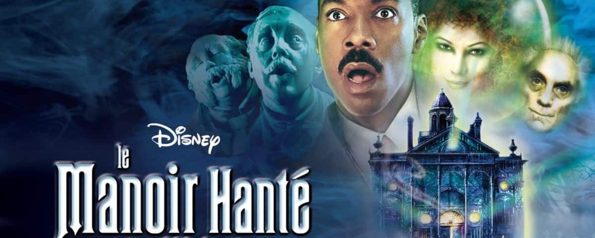Image promotionnelle du film "Phantom Manor", montrant le visage choqué d'un homme entouré d'images fantomatiques et d'un manoir effrayant, avec le titre en français.