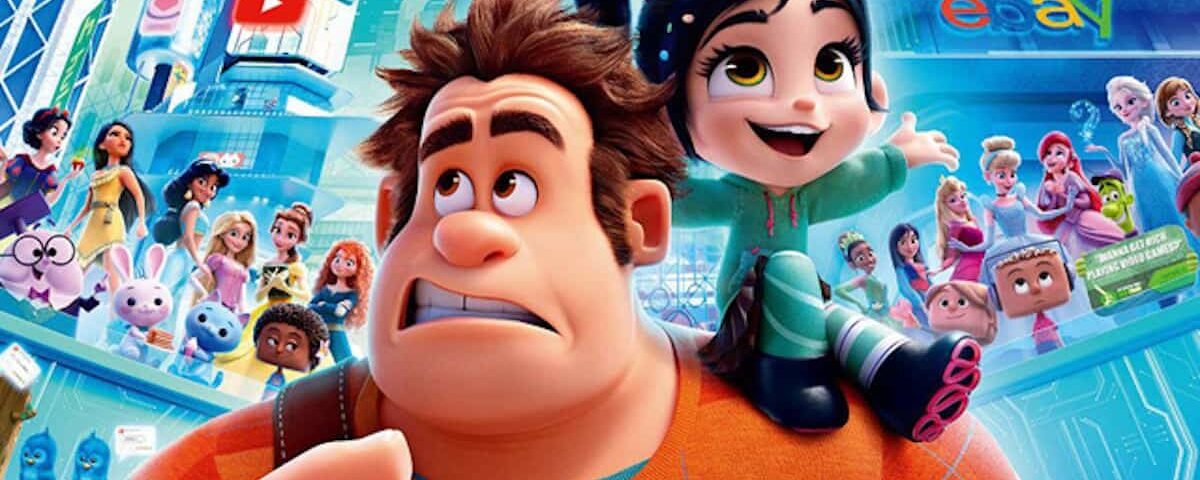 Puzzle visuel coloré mettant en vedette les personnages Ralph et Vanellope de "Wreck-It Ralph" devant un paysage urbain animé rempli d'icônes Internet comme YouTube et eBay.