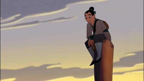 Personnage animé Mulan, stylé à la mode des années 1990, assis sur un poteau en bois, souriant, avec un coucher de soleil en arrière-plan.