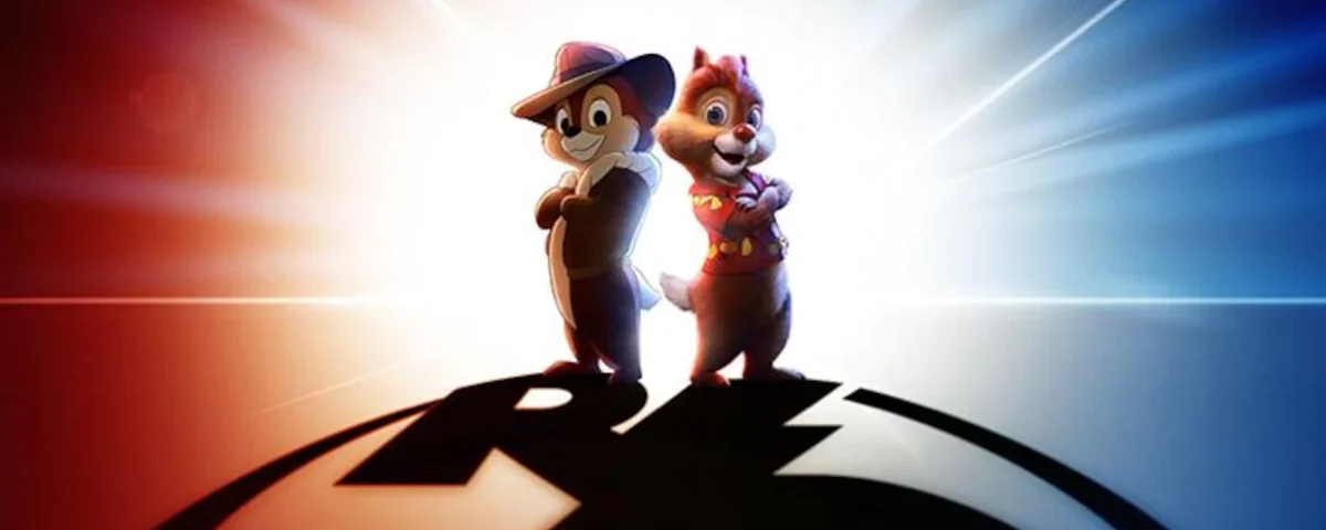 Chip and Dale, dans un éclairage spectaculaire, se tient sur un logo avec un cercle noir et un boulon blanc, mettant en valeur un mélange de mystère et d'aventure dans la scène Disney.