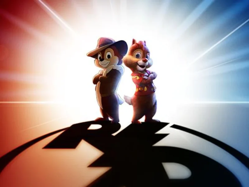 Chip and Dale, dans un éclairage spectaculaire, se tient sur un logo avec un cercle noir et un boulon blanc, mettant en valeur un mélange de mystère et d'aventure dans la scène Disney.