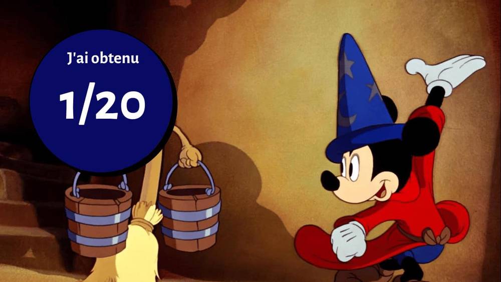 Mickey Mouse en tenue de sorcier parle avec des balais animés, l'un portant des seaux ; une bulle montre "j'ai obtenu 1/20" dans une scène qui rappelle Fant de Disney