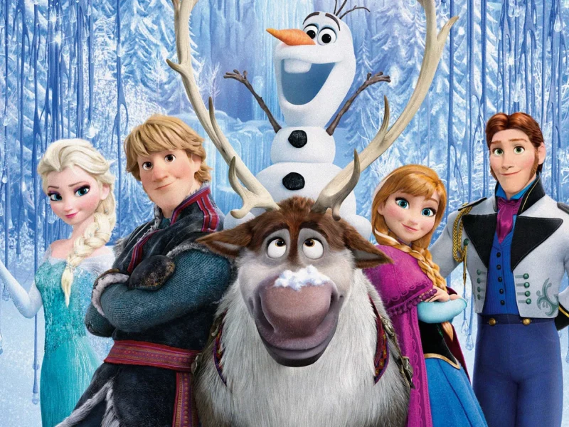 Personnages du film d'animation "Reine des Neiges", dont Elsa, Anna, Olaf le bonhomme de neige, Kristoff et Sven le renne, debout ensemble dans un paysage enneigé et enchanté.