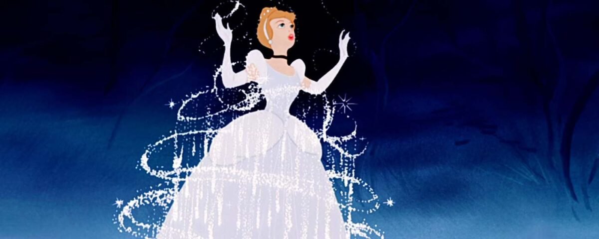 Illustration de Cendrillon dans sa robe magique, avec des étincelles qui l'entourent alors qu'elle virevolte sur un fond fantaisiste bleu foncé.