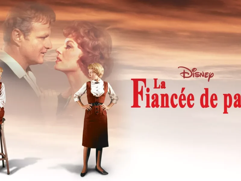 Image promotionnelle du film "La Fiancée de Papa" présentant deux scènes de montage : un gros plan romantique d'un couple et d'une dame en interaction avec un jeune garçon assis sur un