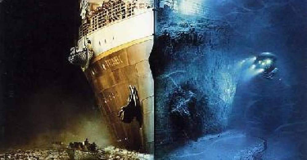 Image montrant les fantômes du Titanic immergés sous l'eau avec des lumières illuminant sa structure, et un petit véhicule submersible explorant le site.