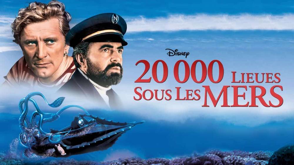 Affiche promotionnelle du film "20000 lieues sous les mers" de Disney présentant les portraits de deux personnages principaux et d'un sous-marin stylisé sous l'océan sur fond bleu ciel.