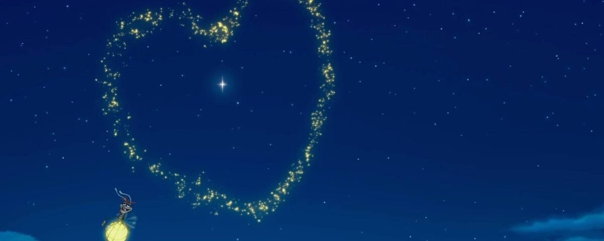 Une luciole brillant près d'une formation en forme de cœur de petites lumières dans le ciel nocturne, avec des étoiles et une seule étoile proéminente à l'intérieur du cœur, évoquant le conte d'Évangéline.