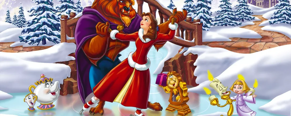 Illustration de "Belle et la Bête" montrant Belle et la Bête patinant sur glace, avec des objets enchantés que Lumière, Cogsworth et Mme Potts regardent. Paysage enneigé et