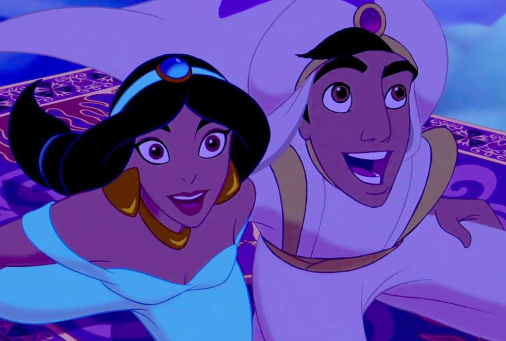 Illustration de Jasmine et Aladdin tirés d'un dessin animé, souriant ensemble sur un fond fantaisiste violet et bleu sur le thème de "Ce rêve bleu". Tous deux portent des vêtements traditionnels avec des accessoires pour la tête.