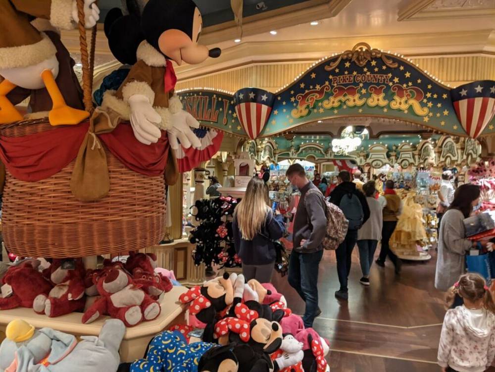 Vivez la magie de Disneyland Paris avec les boutiques Disney & Co.