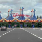 Horaires et informations sur le stationnement de Disneyland Paris.