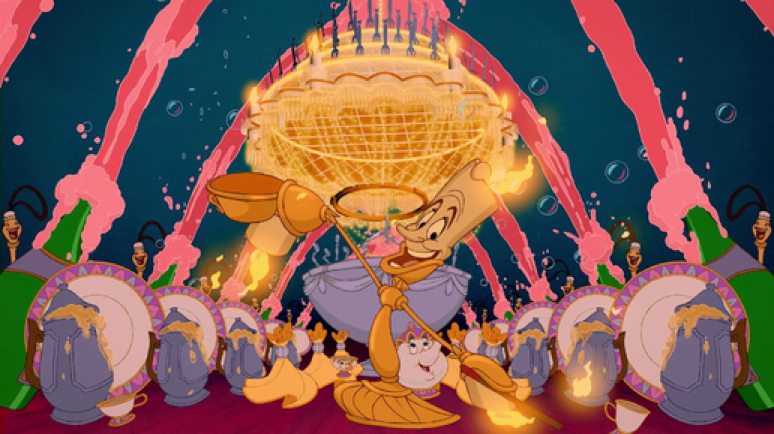 Illustration de "La Belle et la Bête" avec Lumière menant un grand numéro musical, mettant en scène divers objets enchantés, tels que des assiettes et des couverts, dansant autour d'un grand escalier aux couleurs colorées.