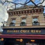 Le Bistro chez Reyny à Paris est une visite incontournable pour ceux qui souhaitent découvrir une délicieuse cuisine française. N'oubliez pas de vous y arrêter avant de partir à Disneyland Paris ou d'acheter des billets pour un restaurant à proximité.