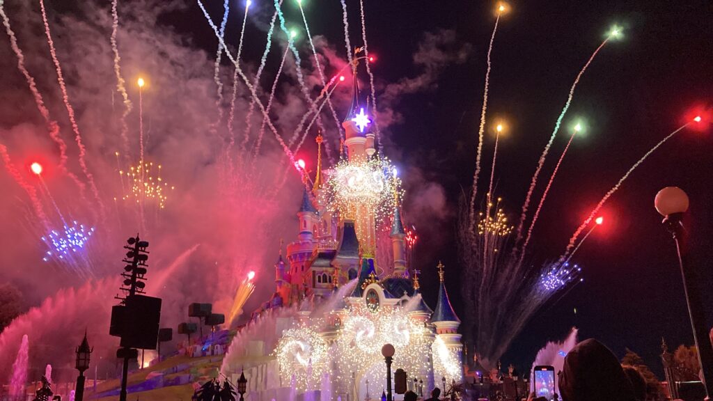 Le jour de l'an, le château est illuminé par des feux d'artifice.