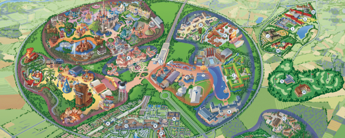 Une carte colorée et détaillée de Disneyland Paris avec différentes sections, des attractions balisées et des espaces verts environnants, offrant un guide complet pour explorer les merveilles et offrant un aperçu de l'agencement et des caractéristiques du parc.