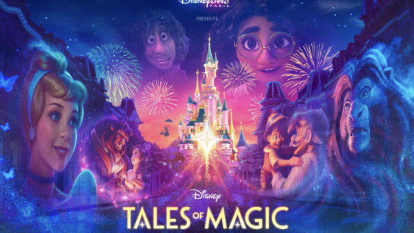 L'affiche 2025 de « Tales of Magic » à Disneyland Paris met en scène un feu d'artifice au-dessus du château, avec divers personnages Disney dans un décor magique. Découvrez-en plus sur cet événement enchanteur sur Insidears pour une expérience inoubliable.