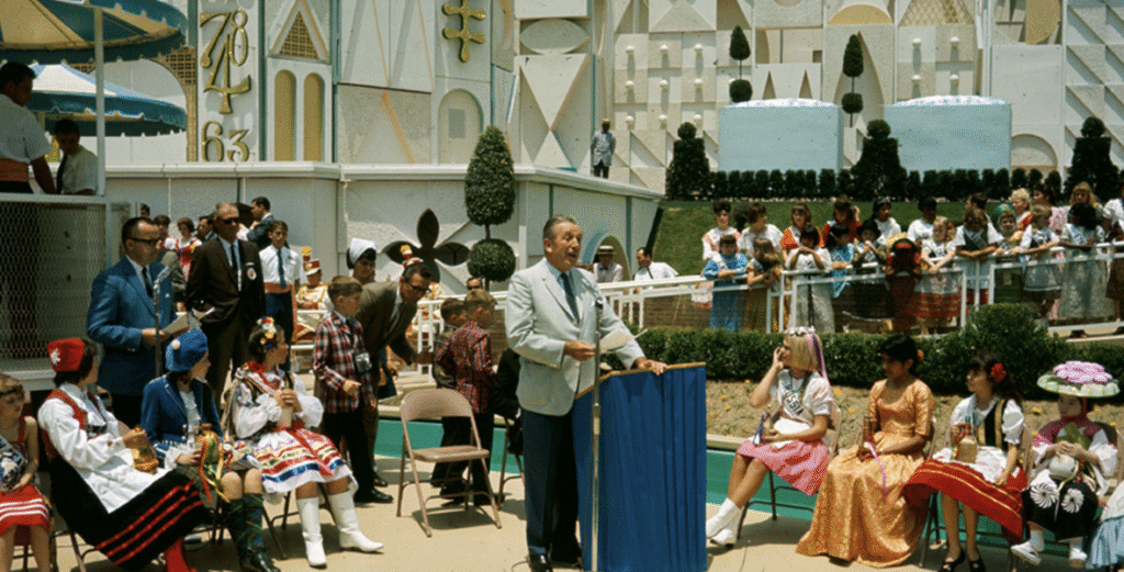 it's a small world ouverture Disneyland