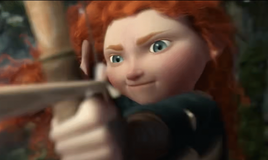 Un personnage animé aux cheveux roux bouclés vise avec un arc et des flèches, concentré comme une vraie rebelle. Des arbres et de la verdure apparaissent dans l'arrière-plan flou tandis qu'elle pointe sa flèche vers le ciel.