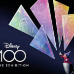 Disney100 The Exhibition © Poster officiel horizontal de Disney100 The Exhibition