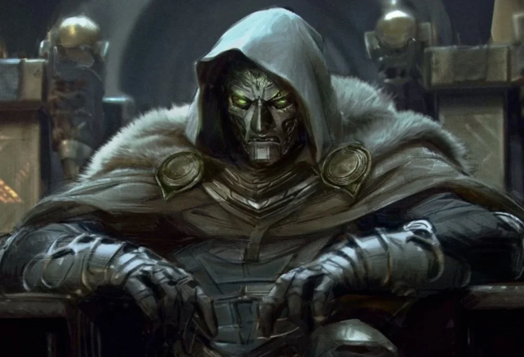Un personnage vêtu d'une armure métallique et d'une cape à capuchon est assis sur un trône, les mains jointes, les yeux verts brillants et l'expression imposante et sévère - prêt pour le prochain choc qui pourrait ébranler même les Avengers du MCU.