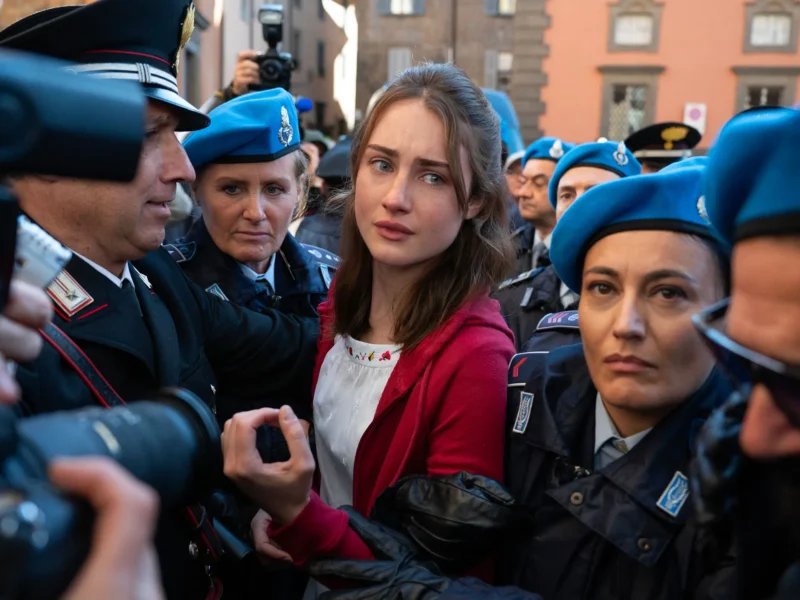 vf 725 twisted tale of amanda knox 01