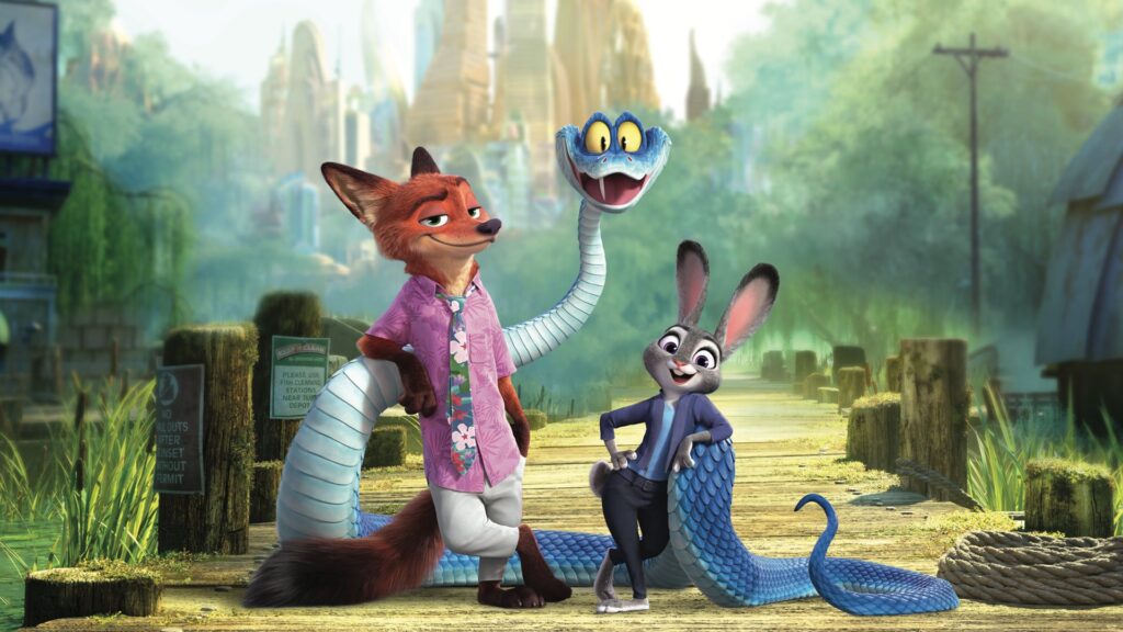 Un renard, un lapin et un serpent bleu de dessin animé se tiennent ensemble sur un quai en bois dans un décor urbain animé et vibrant - un véritable spectacle qui rappelle le Royaume des animaux animé de Zootopie.