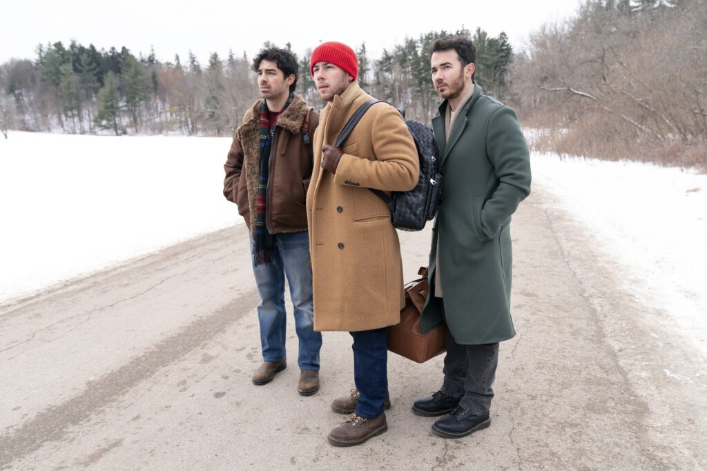 Un Noël Chez Les Jonas Brothers : Premières Images Du Film Festif Disney+ Avec Joe, Nick Et Kevin – Sortie Fin 2025
