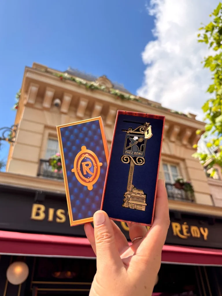 Nouvelle Clé Collector Bistrot Chez Rémy : Sortie Le 19 Septembre 2025 À Disneyland Paris, Infos, Réservations Et Édition Limitée