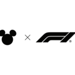 La silhouette noire de Mickey Mouse de Disney à côté d'un signe de multiplication et du logo noir de la Formule 1 (F1) met en évidence un partenariat unique entre Disney et la F1 sur un fond blanc.