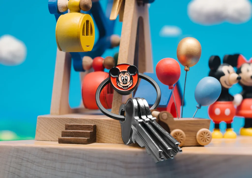 Orbitkey X Disney : Une Collection D’accessoires Premium Et Quotidiens Pour Fans De Mickey, Toy Story Et Pop Culture