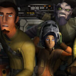 Cinq personnages animés dans le cockpit d'un vaisseau spatial regardent vers l'avant avec des expressions alertes, prêts à passer à l'action. Les commandes et les écrans détaillés évoquent l'esprit d'aventure de Star Wars Rebels, la série animée bien-aimée de l'univers Star Wars.