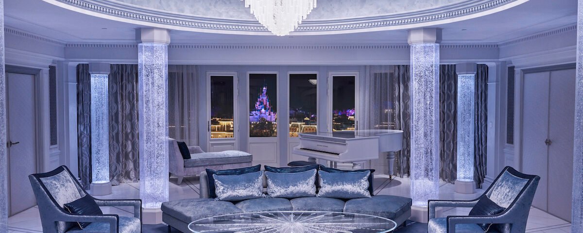 DLH ROYAL SUITE FROZEN LIVING ROOM 1