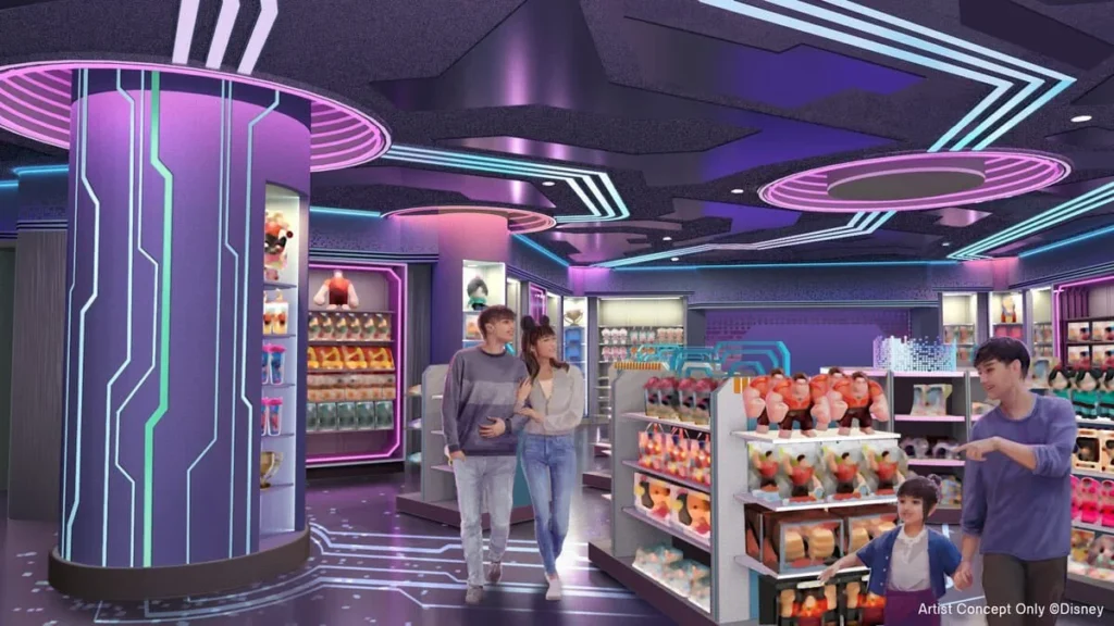 Un magasin de détail futuriste avec un éclairage violet au néon, des motifs géométriques au plafond et des étagères remplies de marchandises inspirées par Les Mondes de Ralph ; les acheteurs parcourent les allées vibrantes.