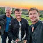 chris hemsworth celebrates australians fathers day with dad v0 8uju2u7b4amd1