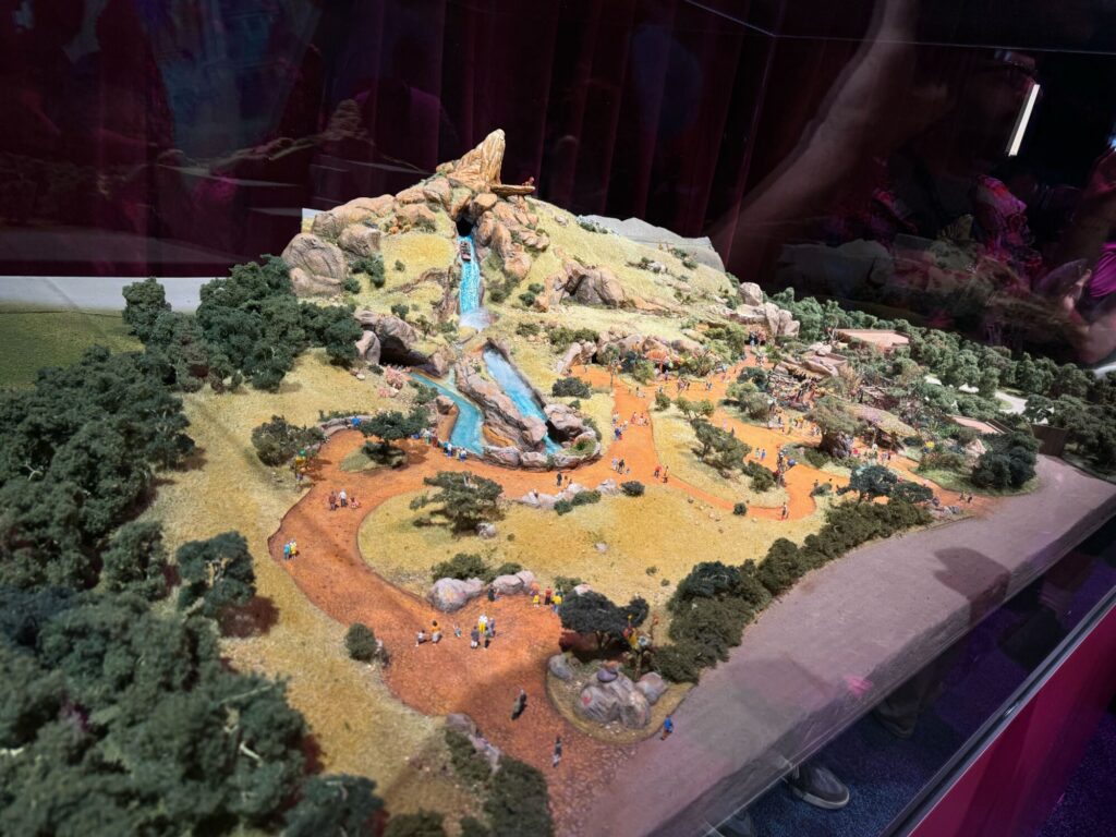 d23 dlp daw lion king pride lands model 0326 1