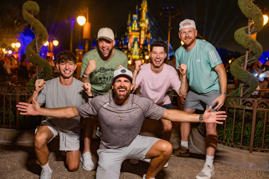dude perfect breaks record for visiting all disney parks in v0 y27e4d3nz4tf1.jpeg scaled 1