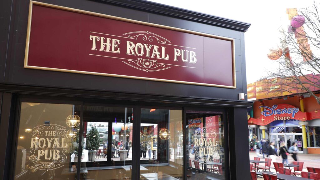 The Royal Pub À Disney Village : Découvrez La Nouvelle Carte Automne‑hiver 2025, Fidèle Aux Saveurs Des Pubs Britanniques
