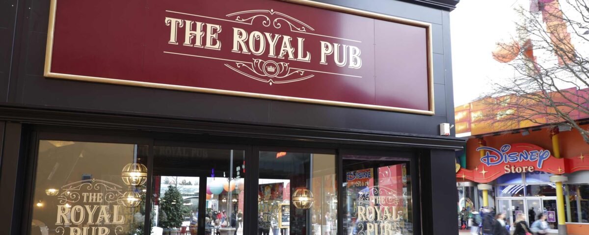 n039388 2050dec31 world the royal pub 16 9 tcm808 256220p1fjpg