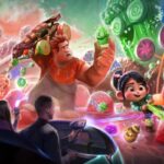 L'illustration conceptuelle d'un jeu d'arcade sur le thème de Wreck-It Ralph, inspiré par Buzz Lightyear's Astro Blasters à Tokyo Disneyland, met en scène Ralph et Vanellope dans un environnement sur le thème des bonbons, tirant sur des cibles à partir d'un véhicule de transport.
