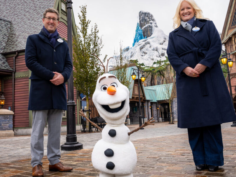 17.Disneyland Paris Disney Adventure World World of Frozen Olaf robotic character Natacha Rafalski Michel den Dulk 1024x1024 1