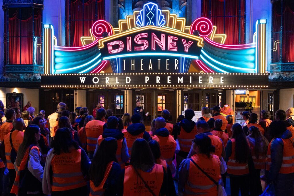 La Nuit De L’alternance À Disneyland Paris : Immersion Des Nouveaux Alternants Dans Les Coulisses Magiques Du Parc