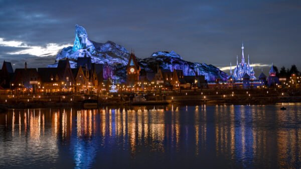 Disneyland Paris Disney Adventure World World of Frozen Horizontal 6