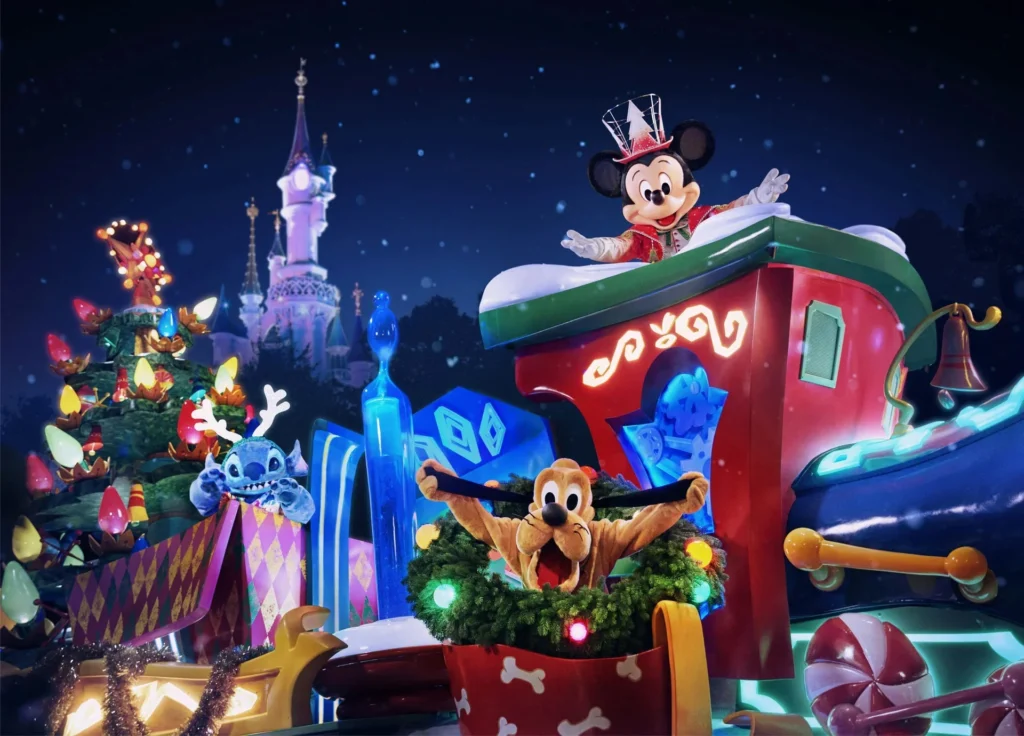Disneyland Paris 2025 : Nouvelle Zone Réservée Extérieure Pour Mickey Et Sa Parade Étincelante De Noël, Parade Accessible Librement Avec Billet